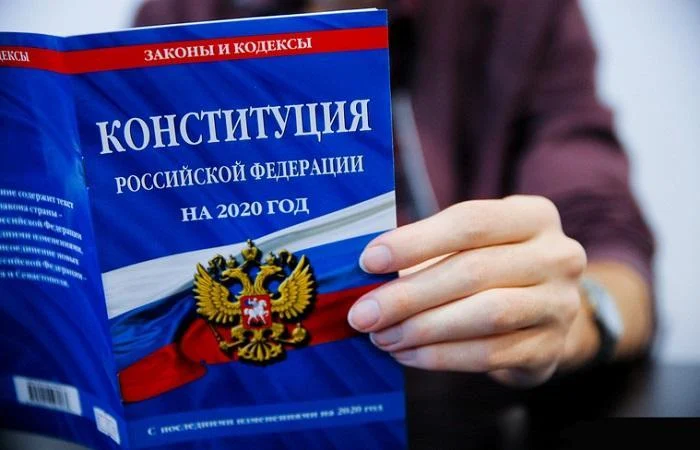 Поправки в Конституцию запрещают депутатам и сенаторам иметь зарубежные счета