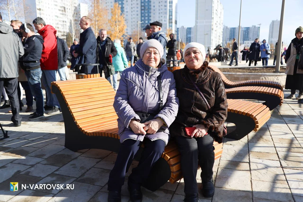На набережной открыли селфи-мост и скульптурный зоопарк /ФОТО/