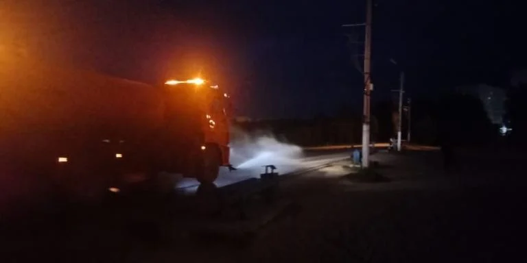 Дезинфекционная обработка городских пространств продолжается 